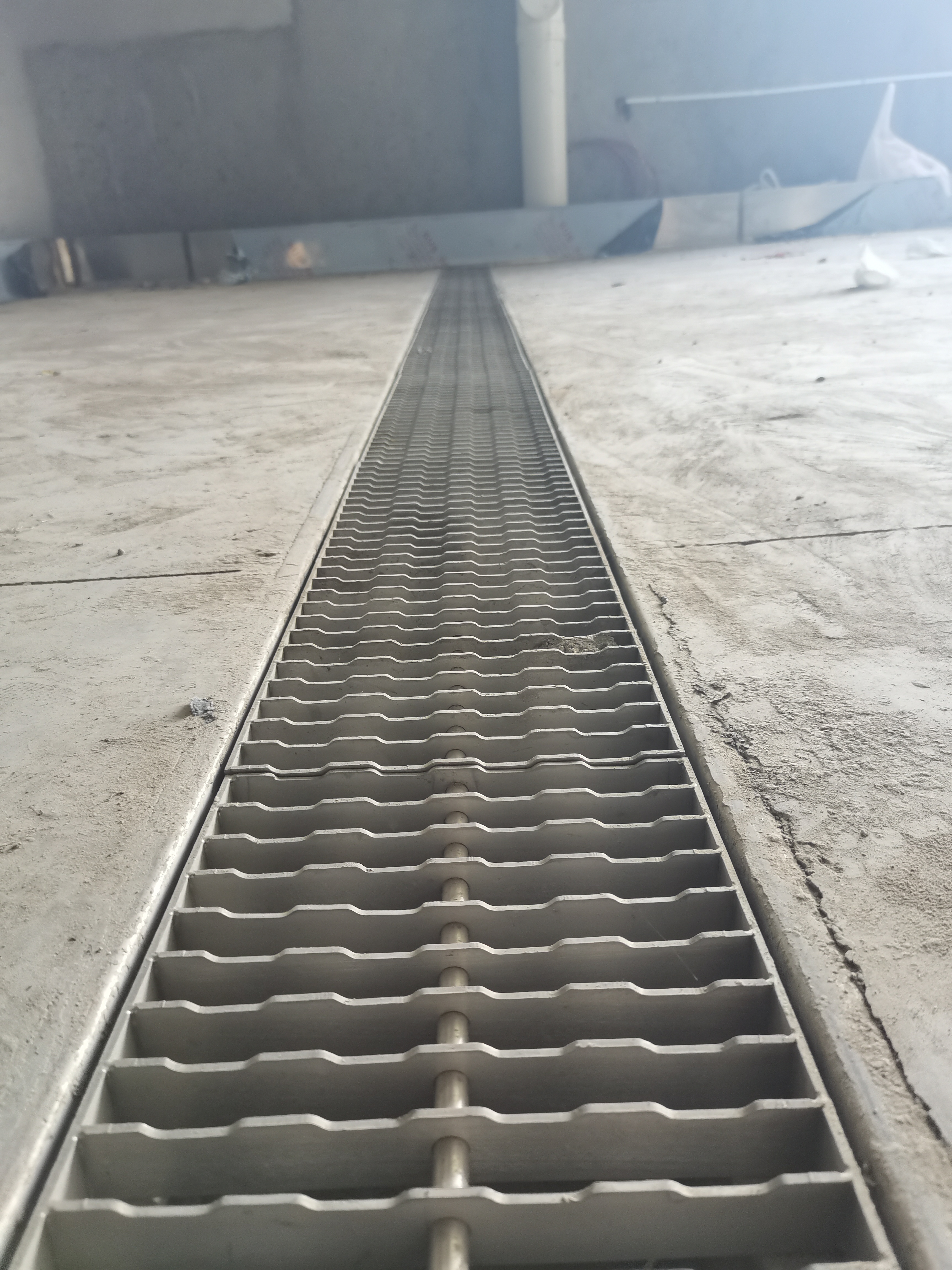 玄仪排水不锈钢排水沟与地漏:欢乐家食品罐装厂卫生安全与生产效率的双重保障